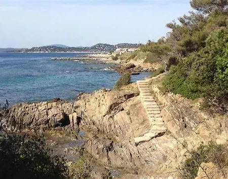 アパート Is 506 Res La Corniche Avec Piscine Et Parking