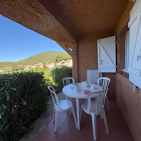 Is 506 Res La Corniche Avec Piscine Et Parking * Les Issambres